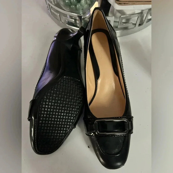 Cole Haan Women Shoe Size 8.5b Black Leather Kitten Heel Pump pre-loved - Picture 7 of 7